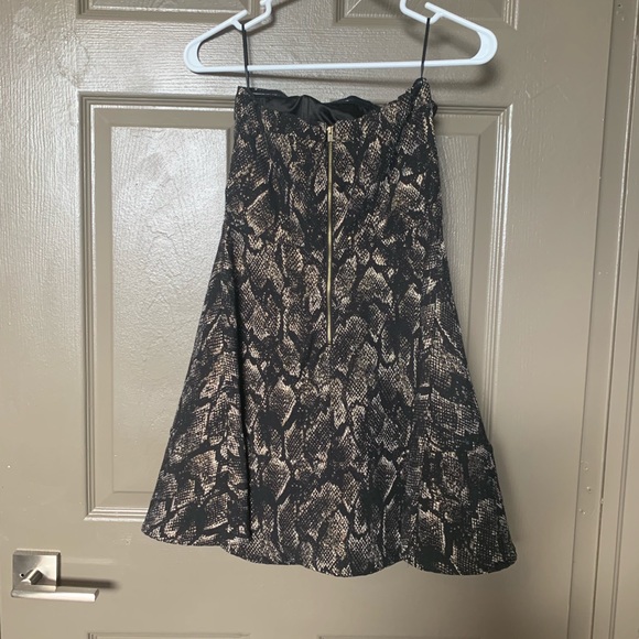 Black & Gold Express Dress - Picture 2 of 3